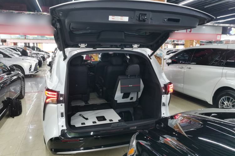 Used Toyota SIENNA 2024 2.5L Hybrid Four-Wheel Drive Prestige Edition
