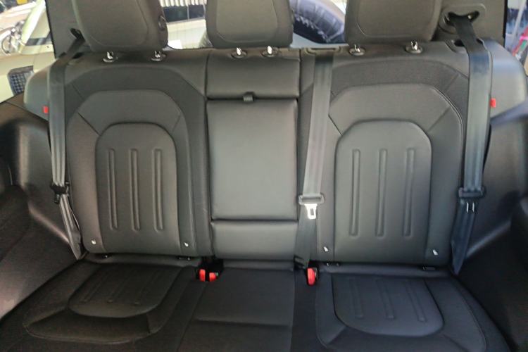 Used Land Rover Defender 2022 90 2.0T P300 X-DYNAMIC HSE Left Rear Seat