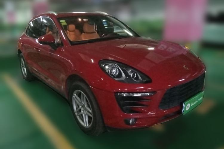 Used Porsche Macan 2017 Macan 2.0T Front Right 45 Deg
