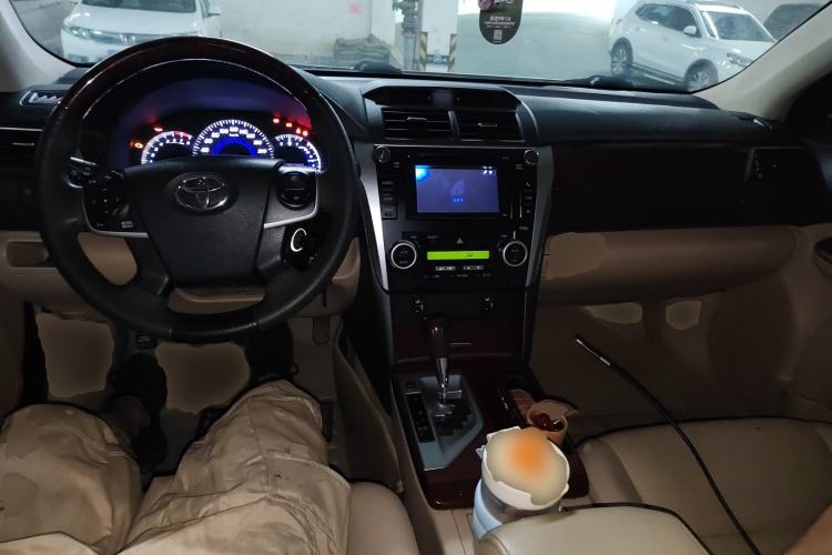 Used Toyota Camry 2012 2.0G Luxury Edition Center Console