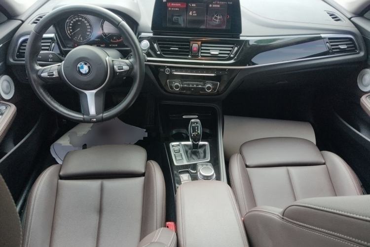 Used BMW 1 Series 2022 120i M Sport Night Edition Center Console