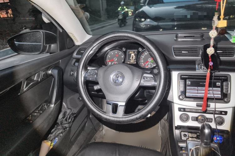 Used Volkswagen Magotan 2013 1.8TSI Luxury Model Steering Wheel