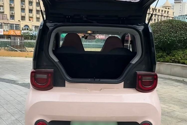 Used Chery New Energy QQ Ice Cream 2022 120km Conical Shape Lithium Iron Phosphate