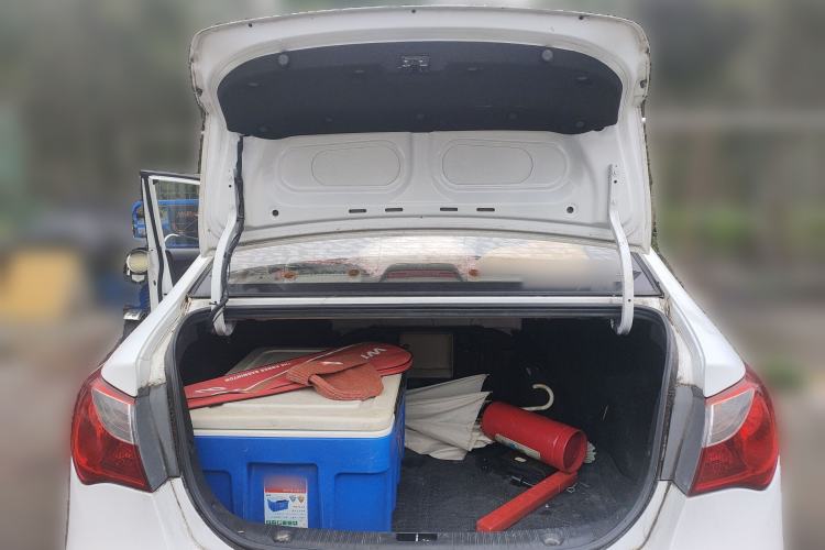 Used Hyundai Celesta 2011 1.6L Manual Luxury Model Trunk