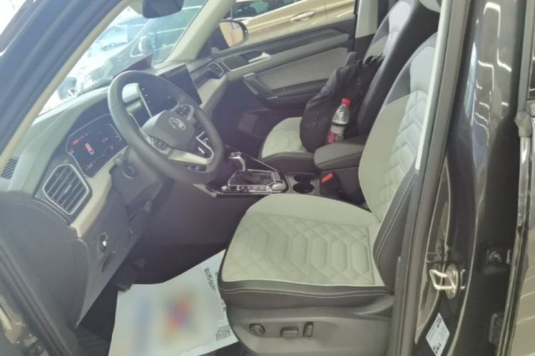 Used Volkswagen Tayron 2023 300TSI Two-Wheel-Drive Luxury Plus Advanced Edition Left Front Seat