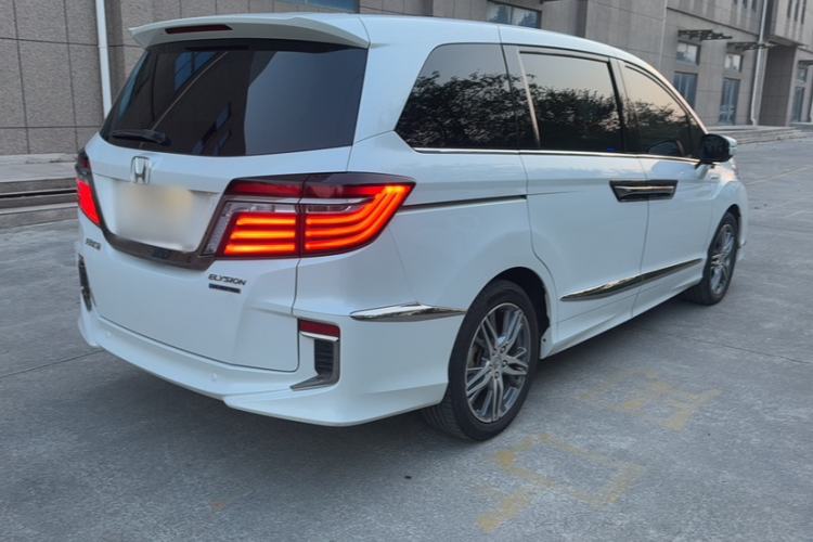 Used Honda Elysion 2019 2.0L Hybrid Supreme Edition

