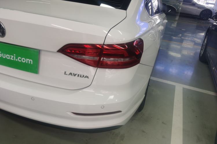 Used Volkswagen Lavida 2019 1.5L Automatic Fashion Edition China VI Exterior 3