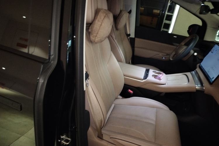 Used XPeng X9 2025 740 Ultra-Long Range Max