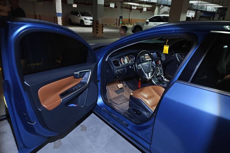 Used Volvo V60 2014 T5 Zhiya Edition