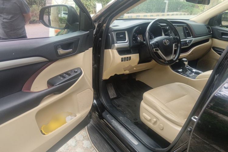 Used Toyota Highlander 2015 2.0T Four-Wheel Drive Luxury Navigation Version with 7 Seats
