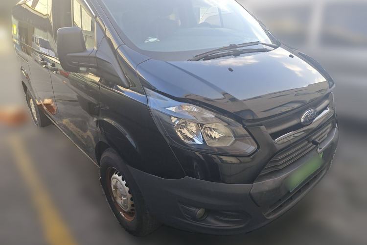 Used Ford Transit 2020 2.0T Diesel Multi-Function Commercial Vehicle Mid-Chassis Low-Roof Design with Dual Rear Doors Meeting China VI Emission Standards
