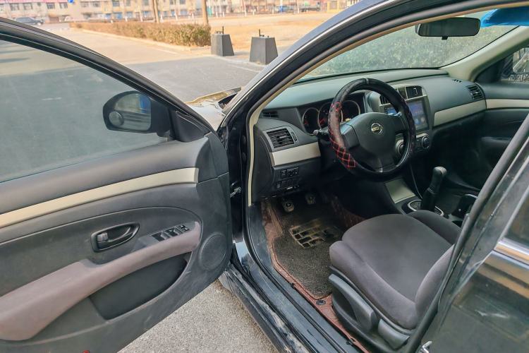 Used Nissan Sylphy 2016 Classic 1.6XE Manual Leading Edition Interior 1