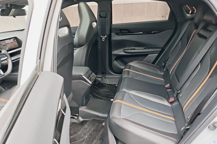 Used CHANGAN UNI-V 2025 1.5T 500Bar Prestige Version
