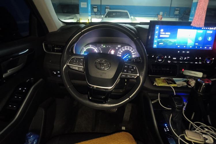 Used Toyota Highlander 2023 2.5L Smart Electric Hybrid Dual-Engine Four-Wheel Drive Prestige Version – 7 Seats
