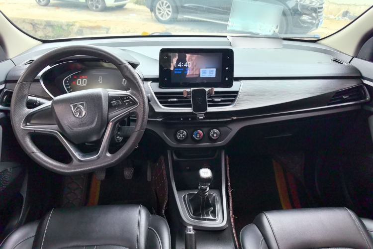 Used Baojun 360 2019 1.5L Manual Elite Version China VI Center Console