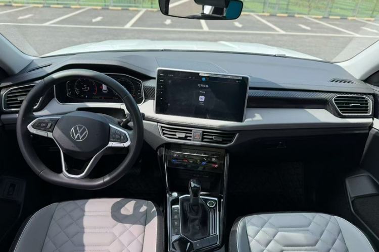 Used Volkswagen Tayron 2024 300TSI Two-Wheel-Drive Luxury Plus Advanced Version Interior 3