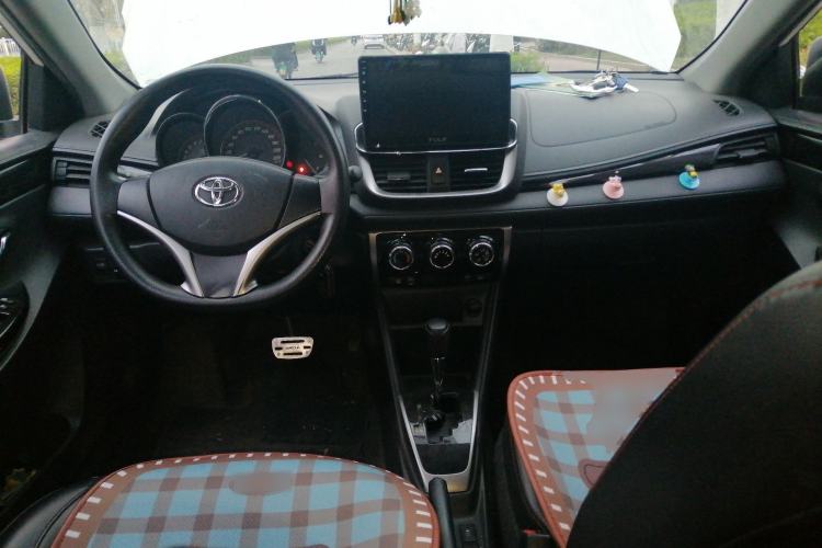 Used Toyota YARiS L Zhi Xuan 2020 1.5L CVT Luxury Edition Center Console