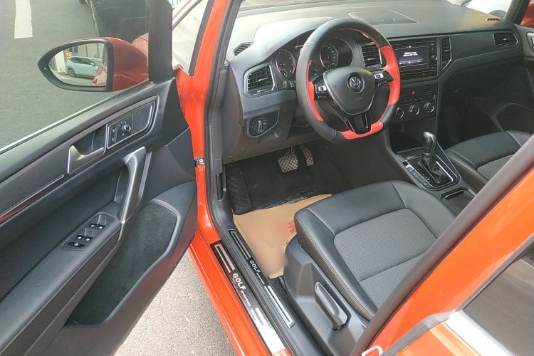 Used Volkswagen Golf Sportsvan 2018 230TSI Automatic Trend Edition Driver Seat