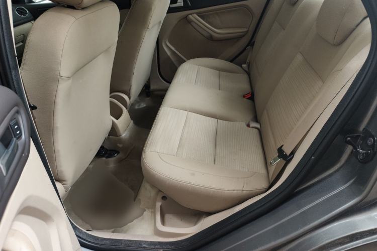 Used Ford Focus 2013 Sedan Classic 1.8L Manual Base Model