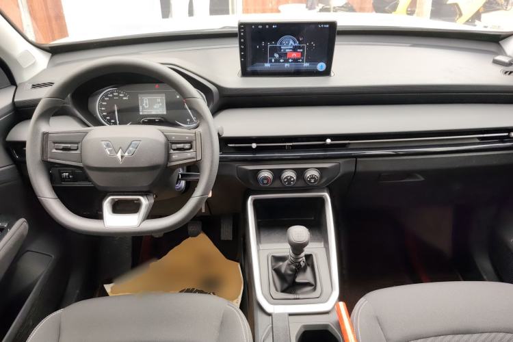 Used Wuling Alvez 2022 1.5L Manual Free-Style Model
