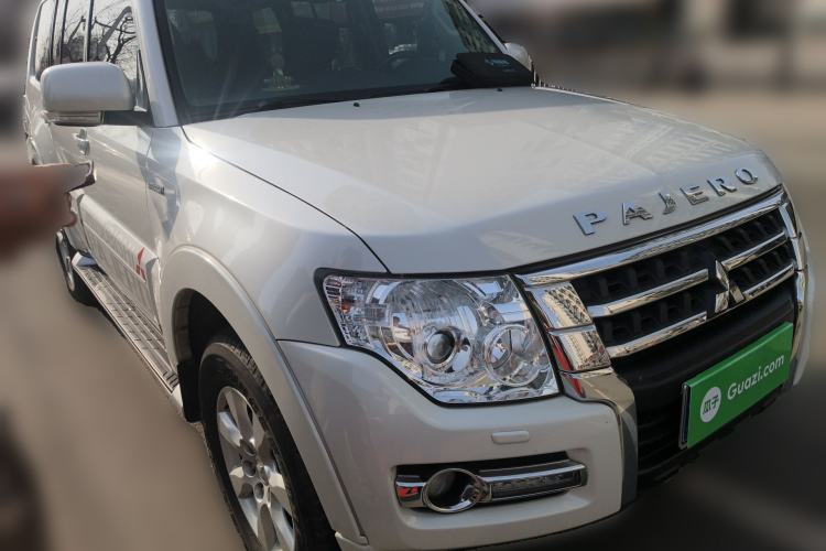 Used Mitsubishi Pajero 2016 3.0L Automatic Standard Version China V Standard Front Right 45 Deg