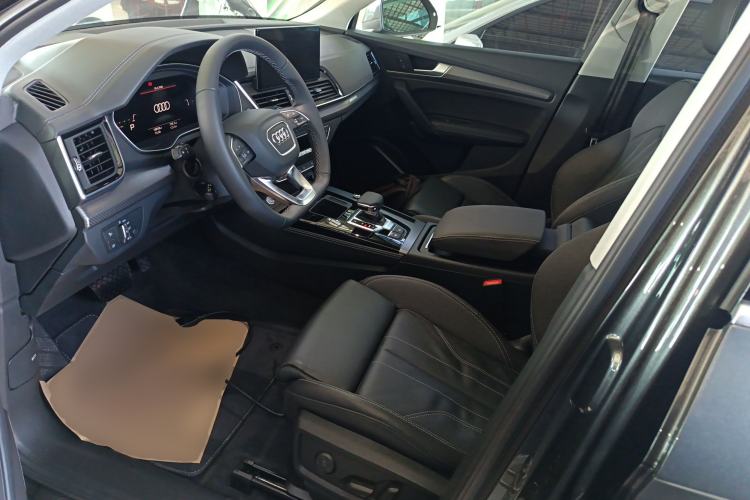 Used Audi Q5L 2022 40T Luxury Dynamic Model Left Front Seat