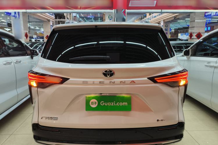 Used Toyota SIENNA 2024 2.5L Hybrid Four-Wheel Drive Prestige Edition Rear