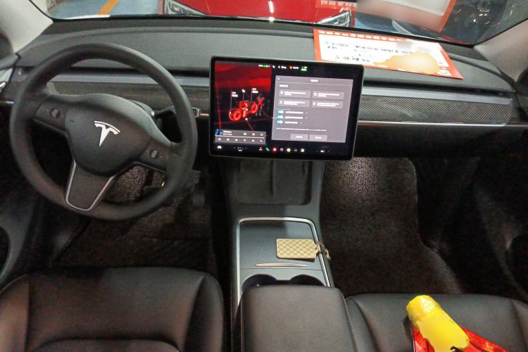 Used Tesla Model Y 2021 Long-Range All-Wheel-Drive Version
