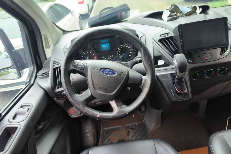 Used Ford Transit 2019 2.0T Gasoline Automatic Multi-Function Commercial Vehicle Short Wheelbase Low Roof 6-Seater China VI Standard