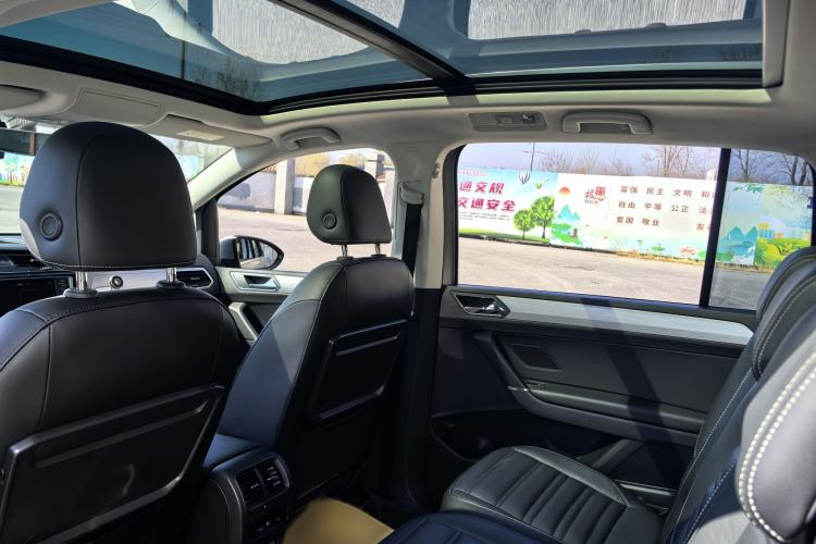 Used Volkswagen Touran 2018 Volkswagen Touran L 280TSI DSG Boundary Edition 7 Seats China VI Standard Interior 6