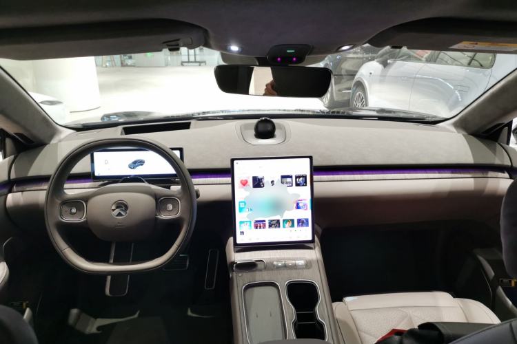 Used Nio ET7 2024 75 kWh Executive Signature Edition Center Console