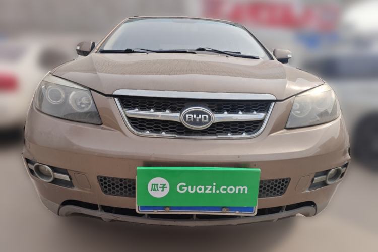 Used BYD S6 2012 2.0L Manual Luxury Version
