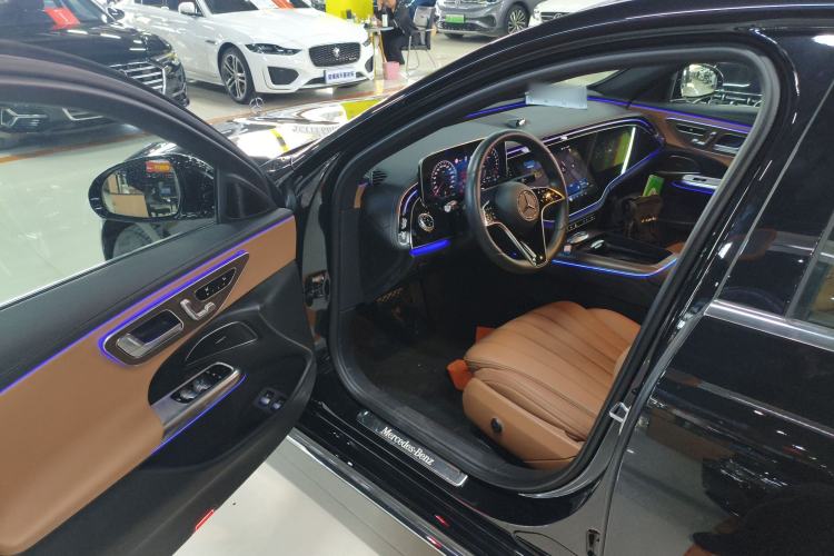 Used Mercedes-Benz E-Class New Energy 2024 E 350 e L Plug-in Hybrid Sedan Driver Seat