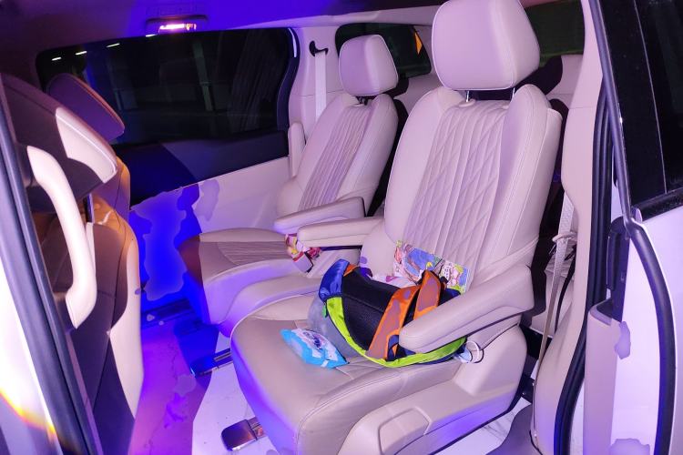 Used Buick GL8 2023 Facelifted Land Cruiser Executive Luxury Version