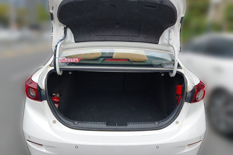 Used Mazda 3 Axela 2017 Sedan 1.5L Automatic Comfort Model Emission Standard China V Trunk