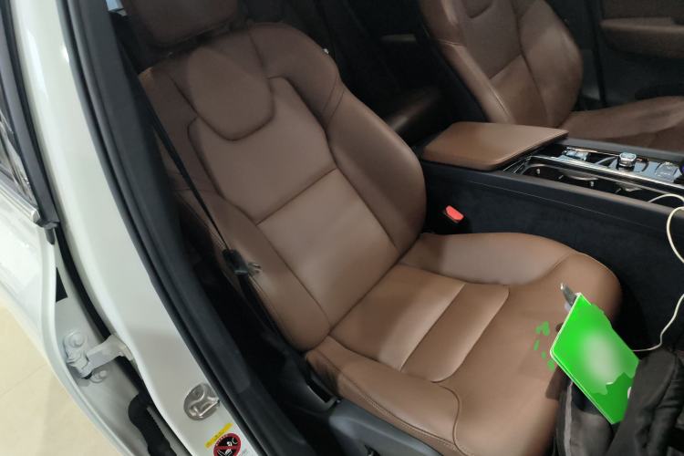 Used Volvo XC60 2024 B5 4x4 Smart Luxury Edition