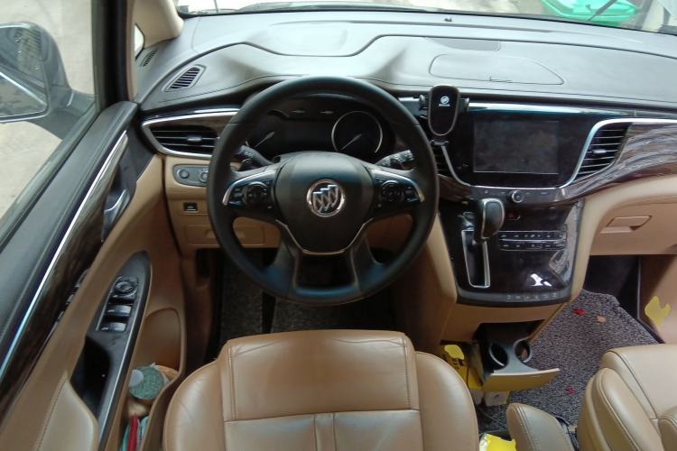 Used Buick GL8 2017 ES 28T Luxury Model China V Standard Steering Wheel