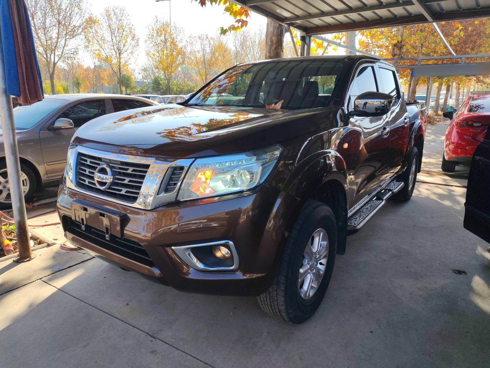 Под передней частью автомобиля