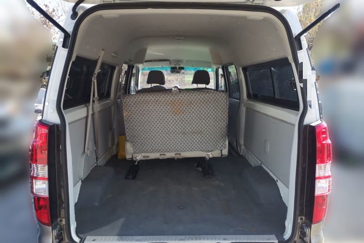 Used Jinbei New Hiace X30L CNG 2023 70L CNG Wealth Edition 6/7-seater Bus Non-Air-Conditioned Model SWCC15M