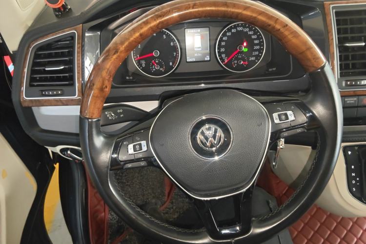 Used Volkswagen Caravelle 2017 2.0 TSI 4x4 Luxury Edition 7-Seater
