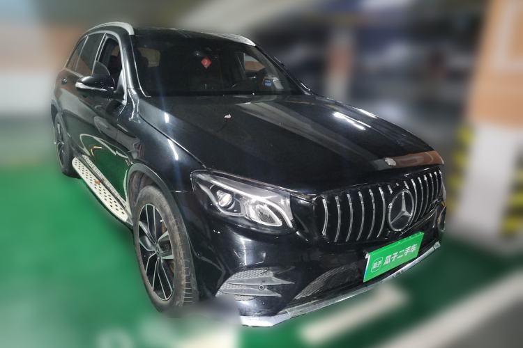 Used Mercedes-Benz GLC 2018 Facelift GLC 260 4MATIC Luxury Edition Front Right 45 Deg