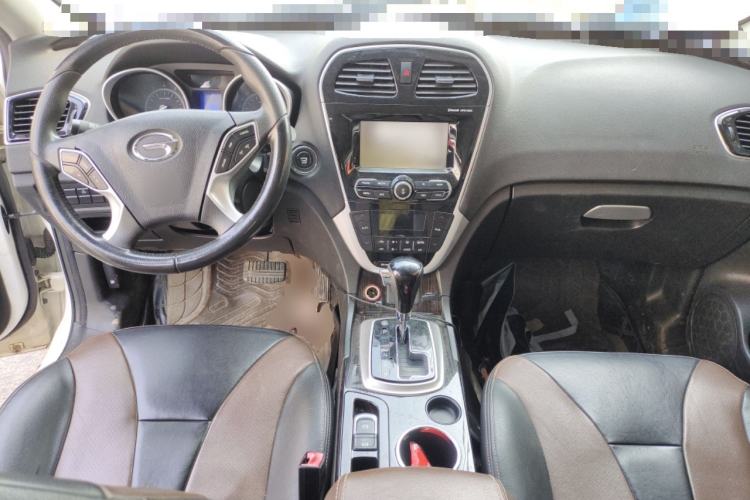 Used GAC Trumpchi GS5 Super 2015 2.0L Automatic Two-Wheel Drive Luxury Navigation Edition Center Console