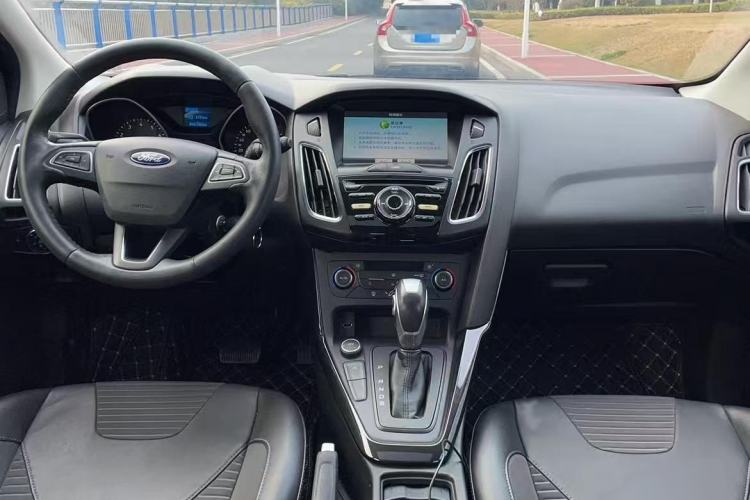 Used Ford Focus 2017 Hatchback EcoBoost 125 Automatic - Ultra-Powerful Style Edition with Smart Drive Features
