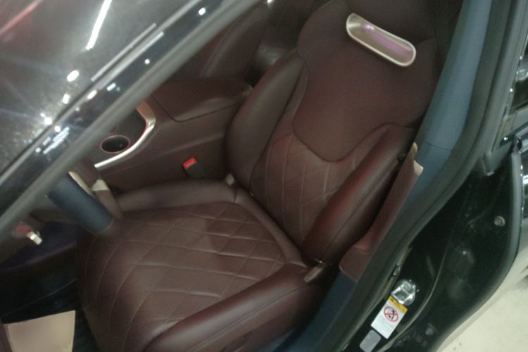 Used Avatr 11 2025 Ultra Extended-Range Edition Left Front Seat