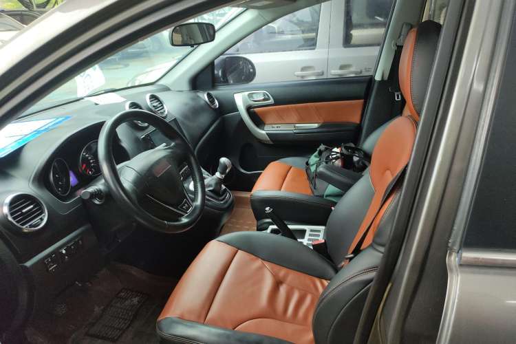 Used Haval H6 2014 Upgraded Model 2.0T Diesel Manual Two-Wheel Drive Urban Version