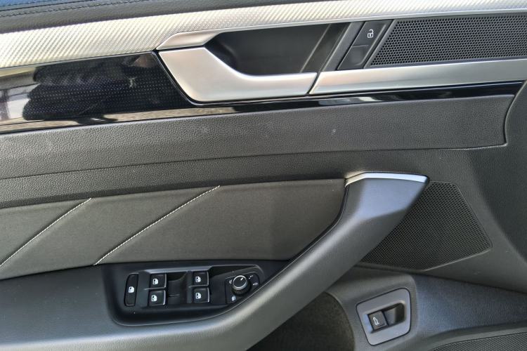 Used Volkswagen FAW-Volkswagen CC 2023 380TSI Striking Edition Interior 2