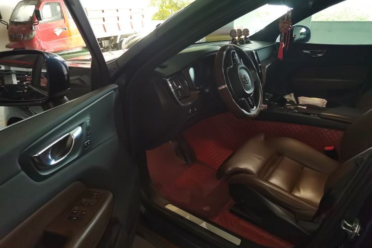 Used Volvo XC60 2021 T5 4x4 Smart Luxury Edition