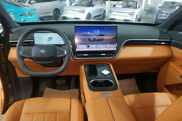 Used Dongfeng eπ eπ008 2026 Model Six-Seat Pure-Electric Family Edition Center Console