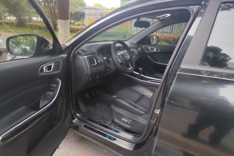 Used Chery Tiggo 8 2018 1.5 TCI Manual Luxury 7-Seater Driver Seat