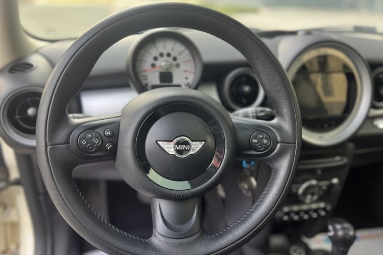 Used MINI MINI 2011 1.6L COOPER Fun